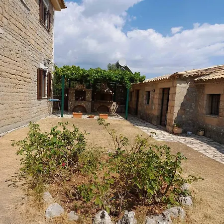 Ann's House-under The Shadow Of A Castle With Pool And View 别墅