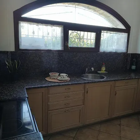 Ann's House-under The Shadow Of A Castle With Pool And View *