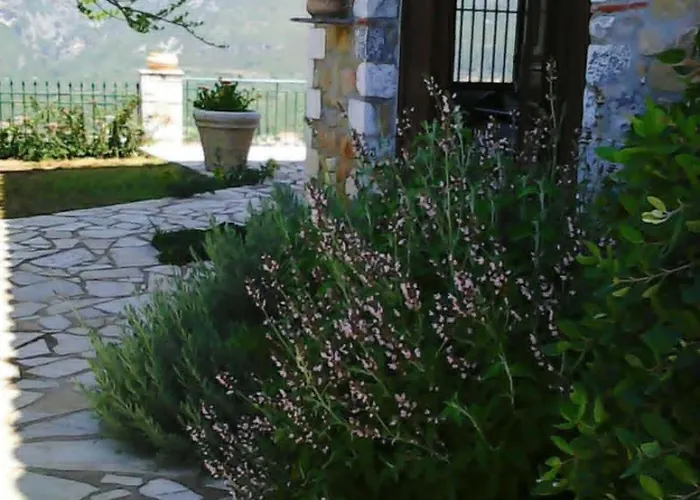 Ann's House-under The Shadow Of A Castle With Pool And View Stavropigio