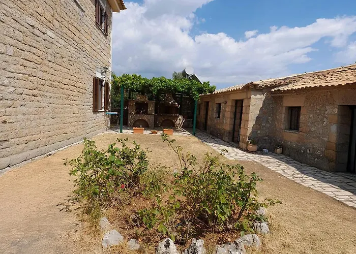 Ann's House-under The Shadow Of A Castle With Pool And View Villa