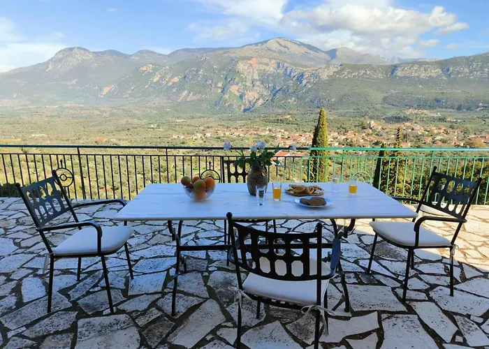 Ann's House-under The Shadow Of A Castle With Pool And View *