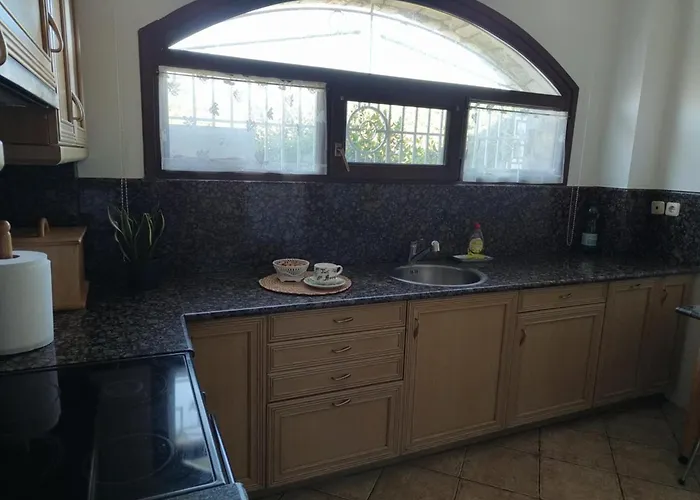 Ann's House-under The Shadow Of A Castle With Pool And View *