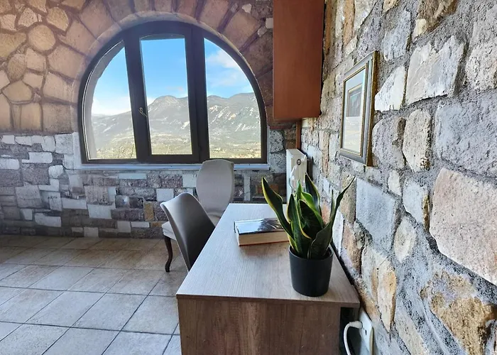 Ann's House-under The Shadow Of A Castle With Pool And View *