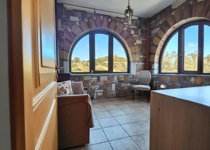 Ann's House-under The Shadow Of A Castle With Pool And View *